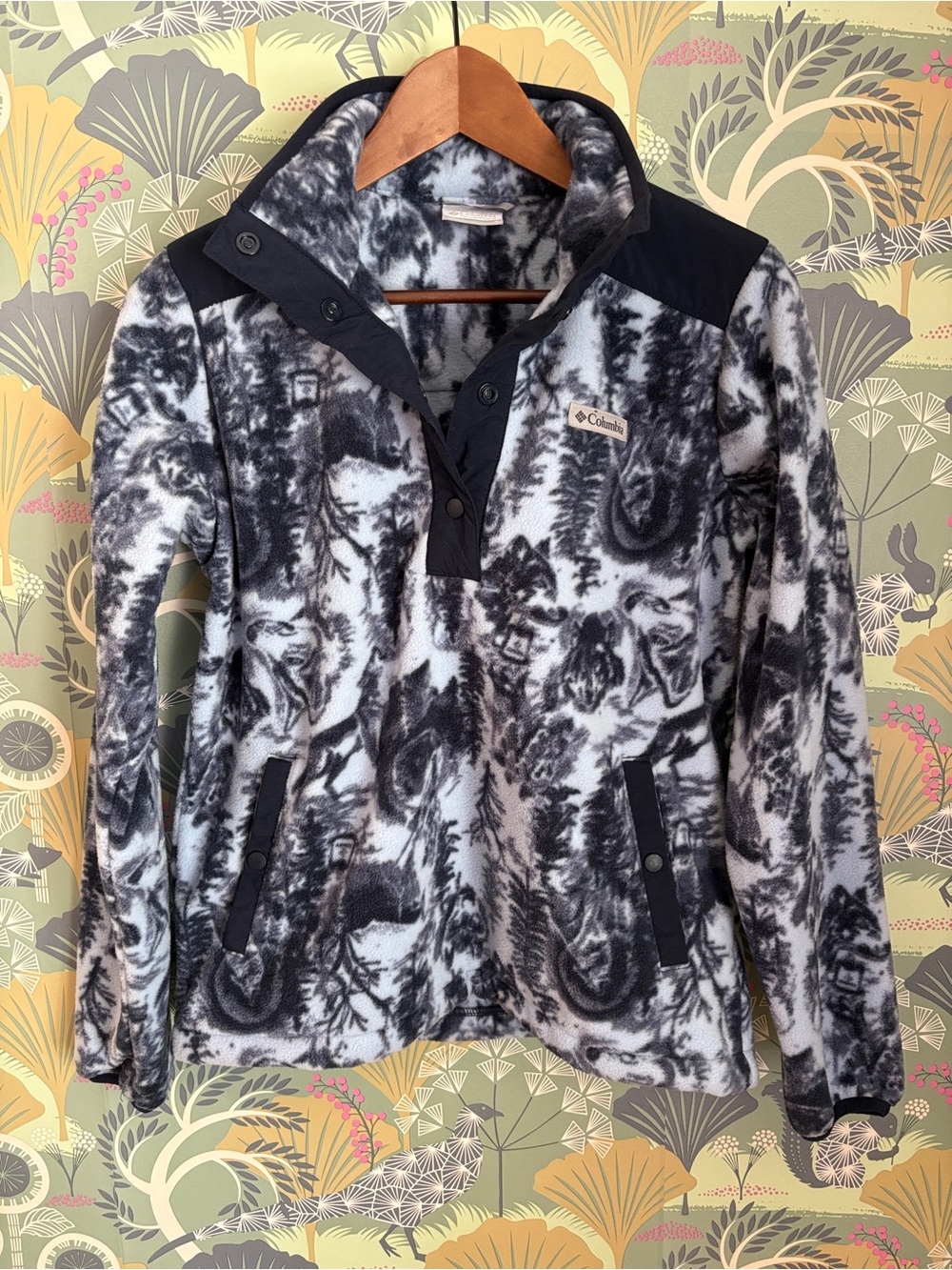 Columbia Women’s Wolf Print Fleece 1/4 snap in navy/light blue, S